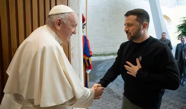 Papa 14. Leo, Ukrayna Devlet Başkanı Zelenskiy ile görüştü