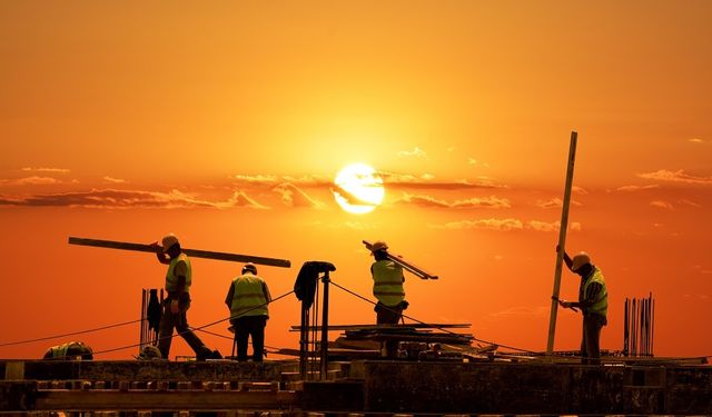 Sıcak çarpması nedeniyle 4 kişi hastanede tedavi görüyor