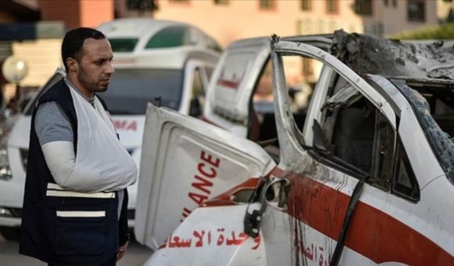 İsrail, Gazze'de Han Yunus kentindeki Filistin Kızılay'ı karargahını bombaladı