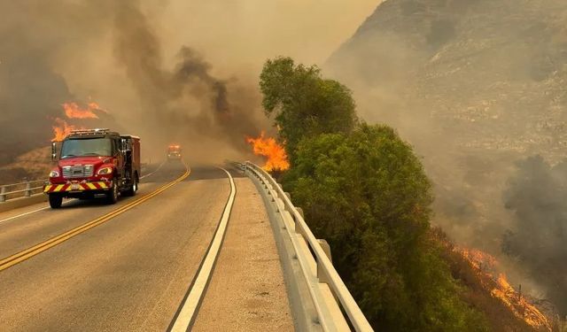 ABD'nin California eyaletinde devam eden orman yangınında, 12 bin hektardan fazla alan yandı