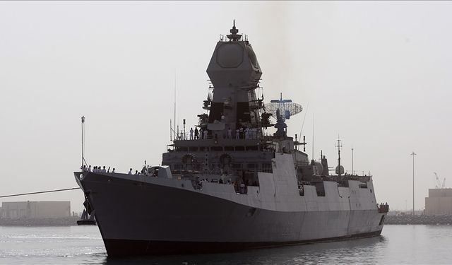 Hint savaş gemisi INS Trikand, Rumlar ile ortak tatbikat için Kıbrıs'ta