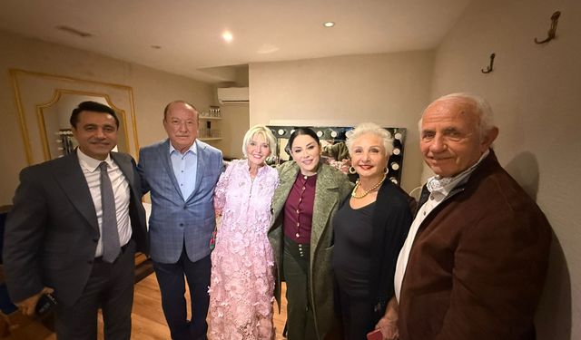 Aşkın Nur Yengi ve Erol Evgin İstanbul’da Sahne Aldı