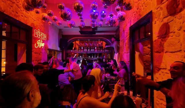 Jemile Cabaret ve Zuppe Bar’da eğlence tavan yaptı