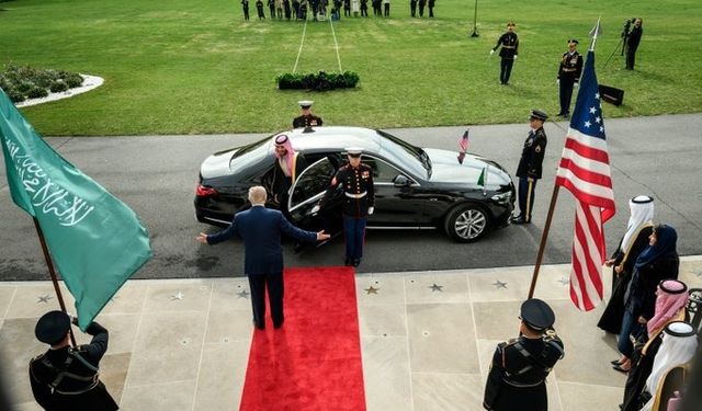 Trump, Suudi Arabistan'ı "NATO Üyesi Olmayan Önemli Müttefik" ilan etti