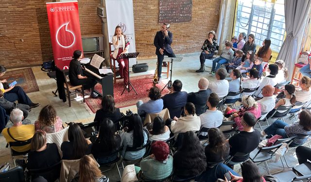 “Opera & Bale Sokakta: Sesin Yolculuğu” anlatımlı konser serisinin ilki gerçekleştirildi