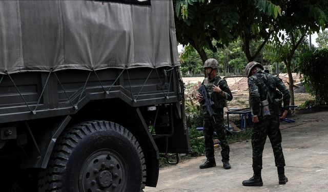 Tayland, Kamboçya’ya hava saldırısı yaptı
