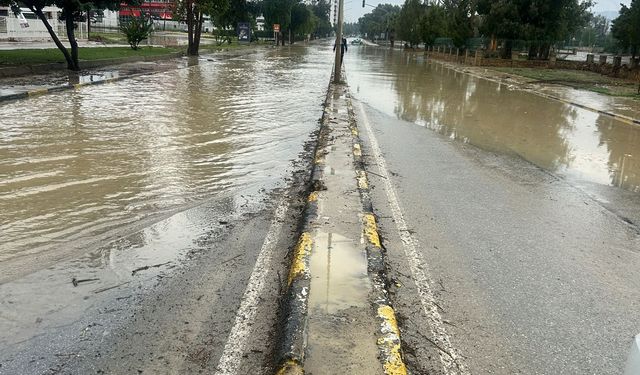 Hastane Çemberi–Ortaköy Trafik Işıkları arası çift yönlü olarak yeniden trafiğe kapatıldı