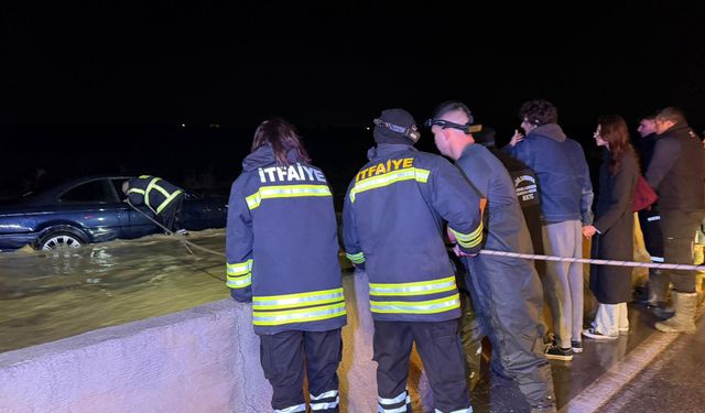 İtfaiye ekipleri su baskınlarına 20 personel ve 7 araçla müdahale etti