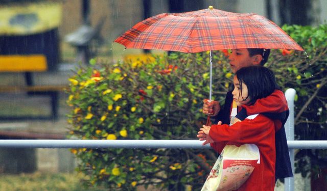 Pazar gününden itibaren sağanak ve gök gürültülü sağanak bekleniyor; sıcaklık 15 dereceye kadar düşecek