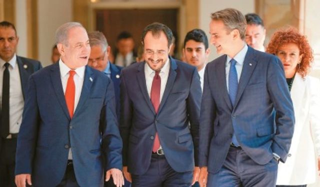 Hristodulidis, Türkiye’nin üçlü görüşmeye gösterdiği tepkiye yanıt verdi