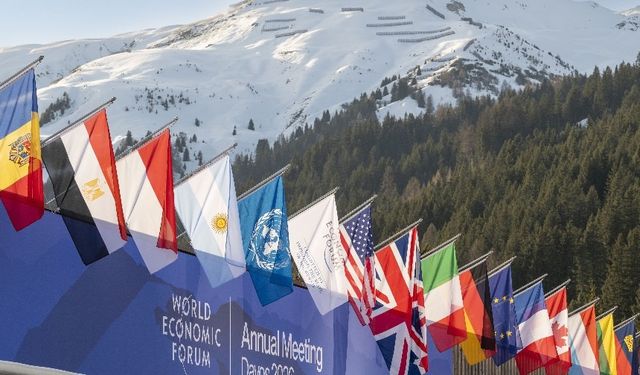 Petrolde gözler Davos'ta