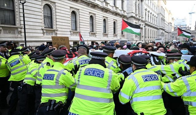 İngiltere’de Filistin Eylemine Müdahale: 86 Gözaltı