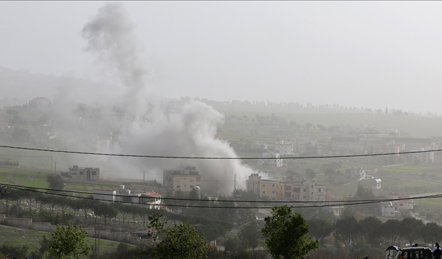 İsrail basını: "Ordu, Lübnan-Suriye sınırındaki bölgelere kimyasal madde püskürtüyor"