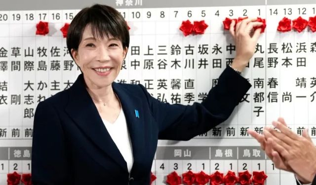 Japonya’nın ilk kadın başbakanı, genel seçimleri tarihi zaferle kazandı