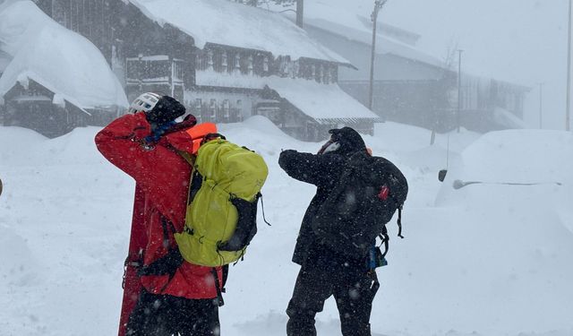 ABD'nin California eyaletinde meydana gelen çığda kaybolan 10 kayakçı aranıyor