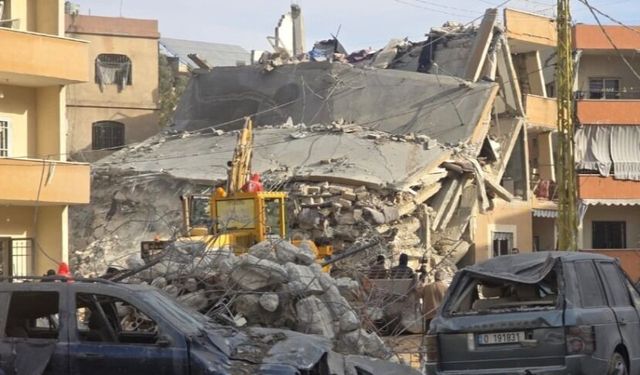 İsrail ordusu, Lübnan'ın güney ve doğusundaki beldelerine hava saldırıları düzenledi