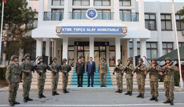 Türkiye Cumhurbaşkanı Yardımcısı Yılmaz, KKTC'de Mehmetçikle iftar yaptı