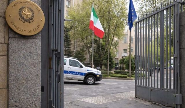 İtalya, Tahran'daki büyükelçiliğini geçici olarak kapattı