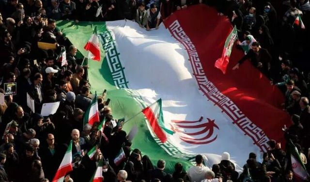 Tahran’da miting alanı yakınında patlama