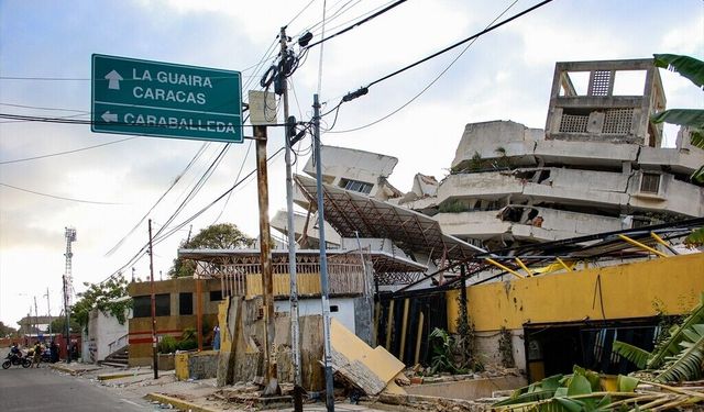 Venezuela depremlerinde ölü sayısı 1450'yi aştı, binlerce kişi kayıp