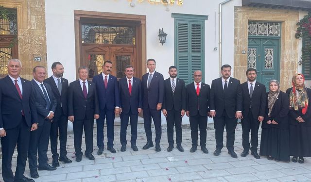 Yılmaz, KKTC AK Parti Temsilcilik binasını ziyaret etti