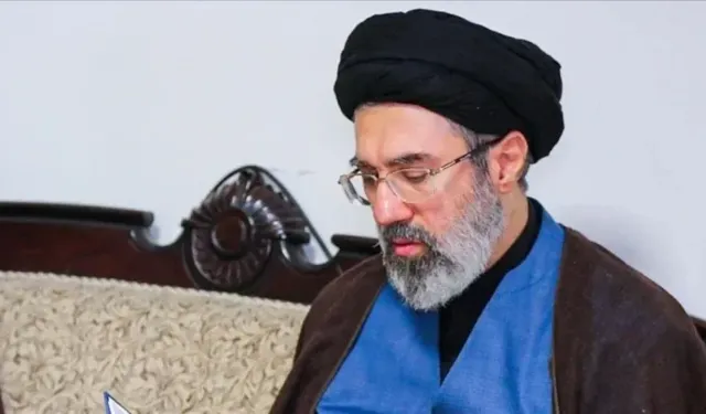 İran lideri Hamaney, babasının öldürülmesinin "İntikamının" alınacağı sözünü verdi