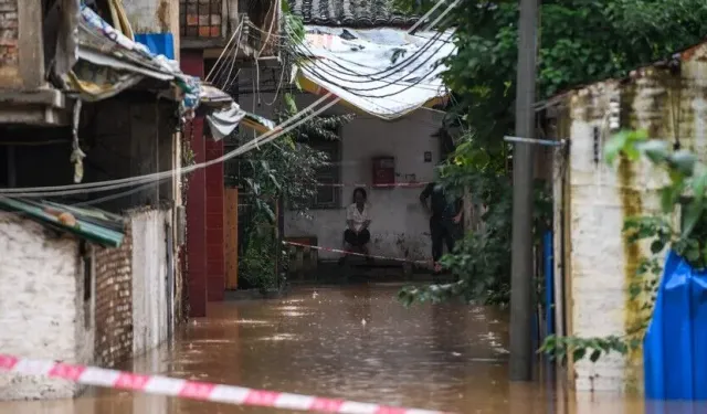 Çin'in kuzeybatısındaki turistik bölgede sel