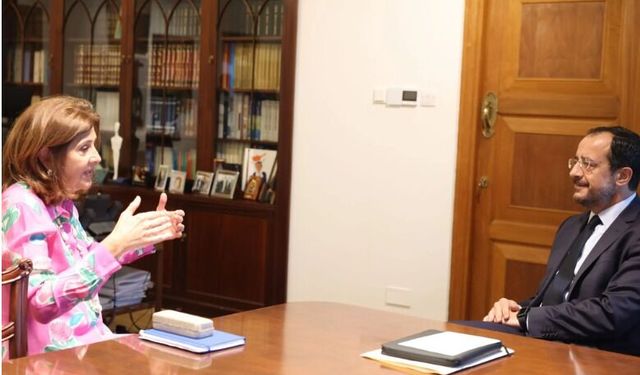 Holguin, Hristodulidis ile bir araya geldi