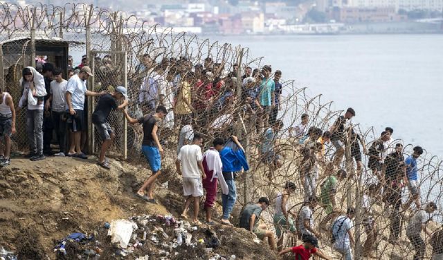 Sebte sınırında göç krizi: 67 Kişi hayatını kaybetti