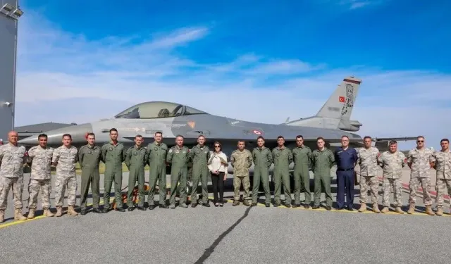 Türk F-16'ları NATO Geliştirilmiş Hava Polisliği Blok-72 nöbetini devraldı