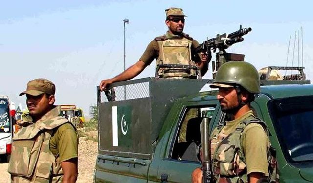 Pakistan'da düzenlenen operasyonlarda 54 şüpheli gözaltına alındı