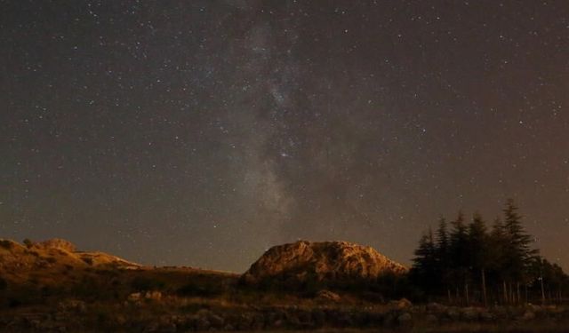 Yılın en parlak meteor yağmuru Perseid dün gece zirve noktasına ulaştı