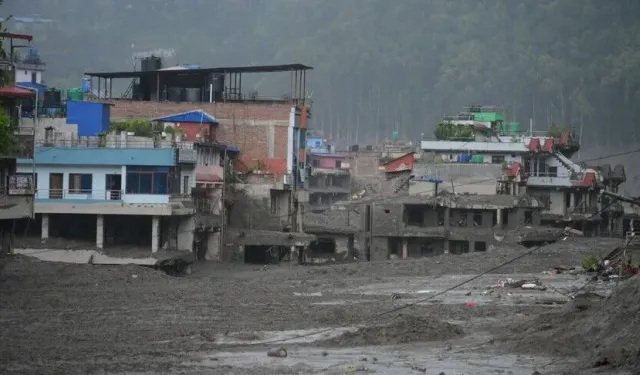 Nepal'deki selde hayatını kaybedenlerin sayısı 469'a çıktı