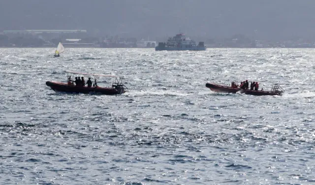 Endonezya'da 243 kişiyi taşıyan gemiden 102 kişi kurtarıldı, 1 kişinin cansız bedenine ulaşıldı