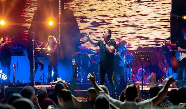 Kıraç, Merit Royal Gardens’ta unutulmaz bir müzik g ecesine imza attı