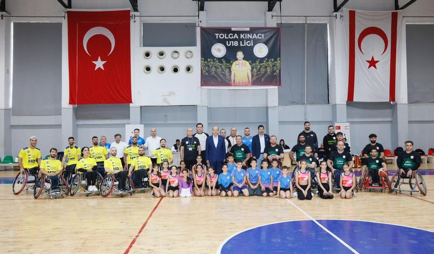 Cumhurbaşkanı Tatar, Türkiye Tekerlekli Sandalye Basketbol Süper Lig karşılaşmasını izledi