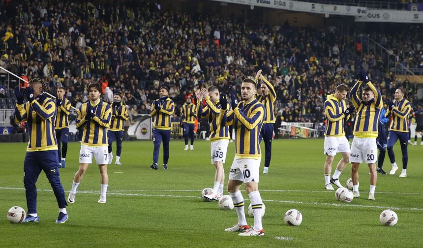 Fenerbahçe'de tarihi kongrenin ilk günü sona erdi: İşte dakika dakika yaşananlar