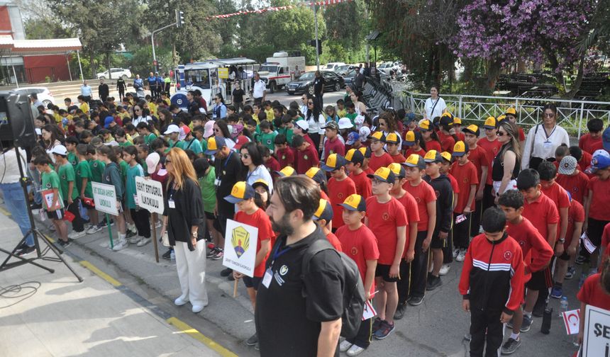 23 Nisan Ulusal Egemenlik ve Çocuk Bayramı kutlamaları kortej yürüyüşüyle başladı