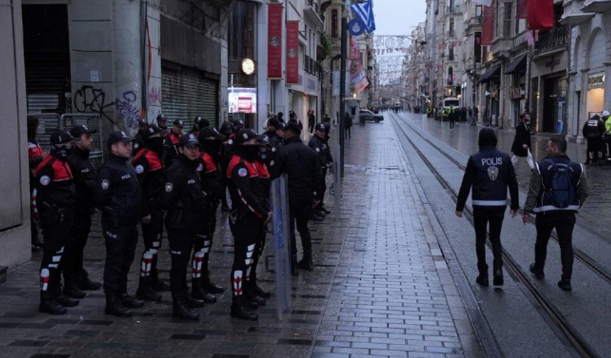İstanbul'da 1 Mayıs tedbirleri... Geçişlere izin verilmiyor, gözaltılar var