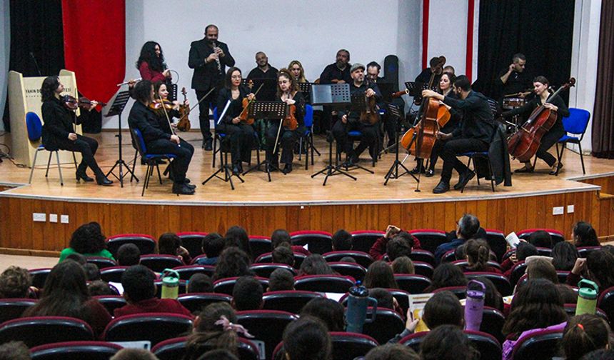 Lefkoşa Belediye Orkestrası eğitim konserleri devam ediyor