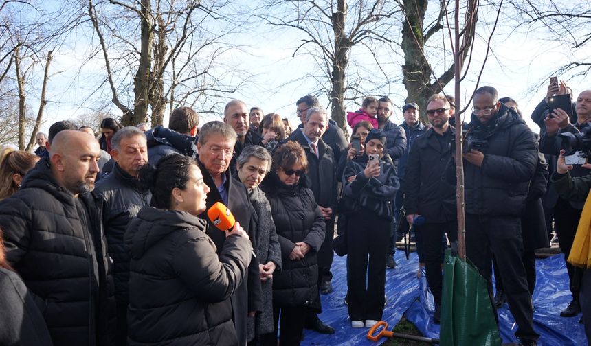 Başbakan Üstel Londra’da Şampiyon Melekler anısında düzenlenen ağaç dikme etkinliğine katıldı