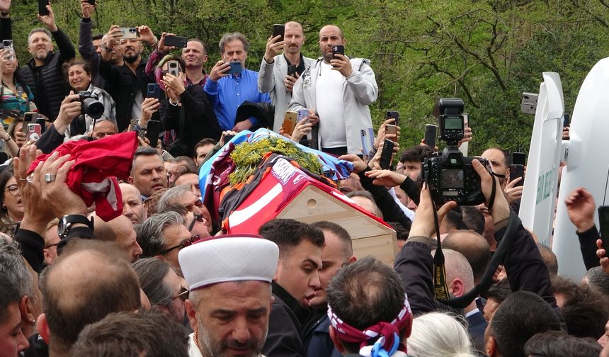 Volkan Konak, memleketi Trabzon'un Maçka ilçesinde vasiyeti üzerine istediği ceviz ağacının altına defnedildi