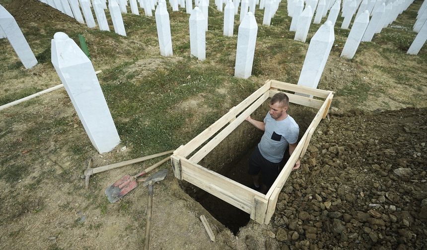 Srebrenitsa Soykırımı'nın 7 kurbanı bugün toprağa verilecek