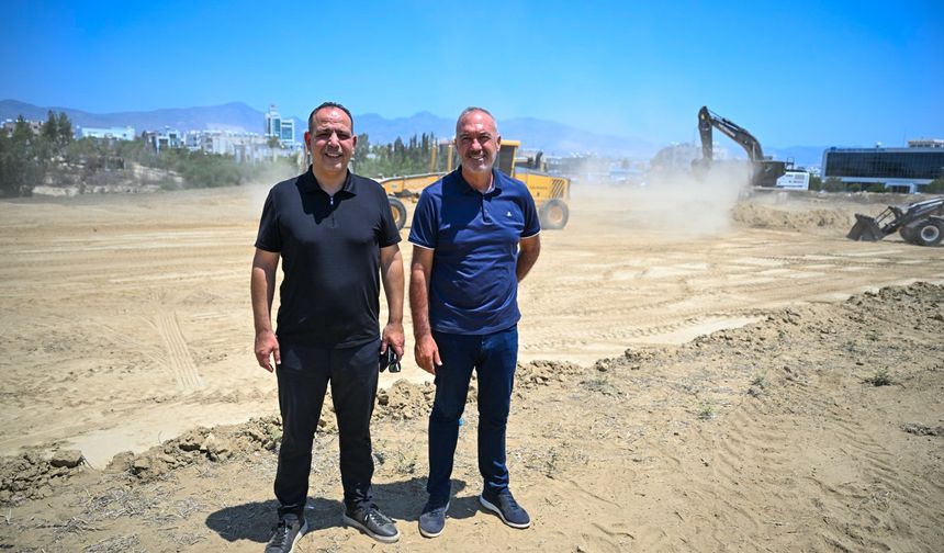 LTB Başkanı Harmancı ve KTFF Başkanı Sertoğlu spor kompleksinin yer alacağı yeri ziyaret etti