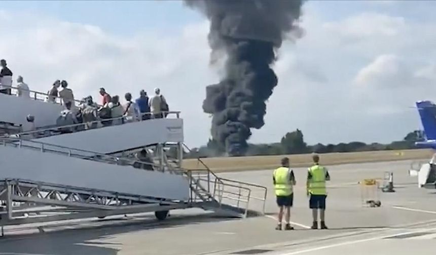 Essex bölgesinde Londra Southend Havalimanı’nda küçük uçak düştü