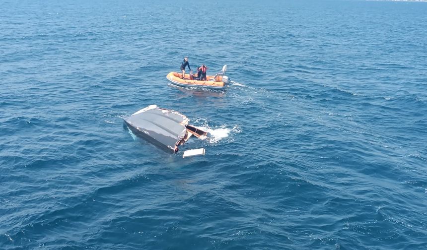 Marmara Adası açıklarında parçalanmış halde bulunan teknedeki iş insanı aranıyor