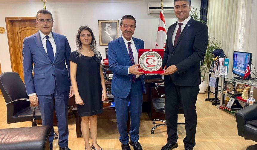Dışişleri Bakanı Ertuğruloğlu, Dünya Türk Gençler Birliği Genel Başkanı Güzel’i kabul etti