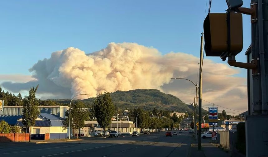 Vancouver Adası'ndaki yangınların genişlemesi alışılmadık bir durum