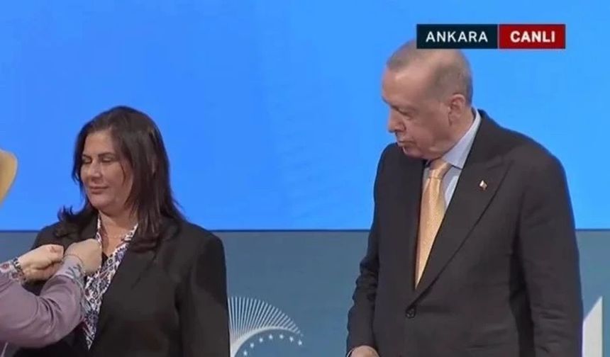 CHP’den istifa eden Özlem Çerçioğlu ve 3 ilçenin belediye başkanı, AK Parti çatısı altına geçti