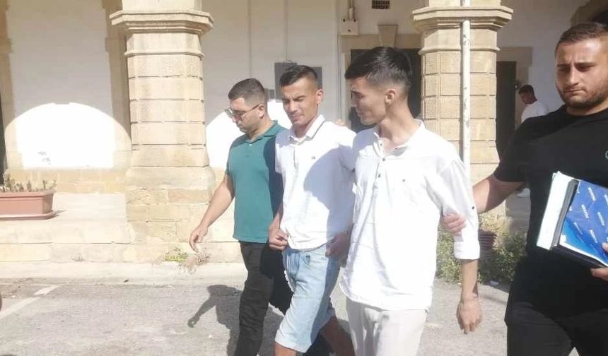 Sekiz kişiyi ülkeye işçi olarak getirme vaadiyle kandırdılar